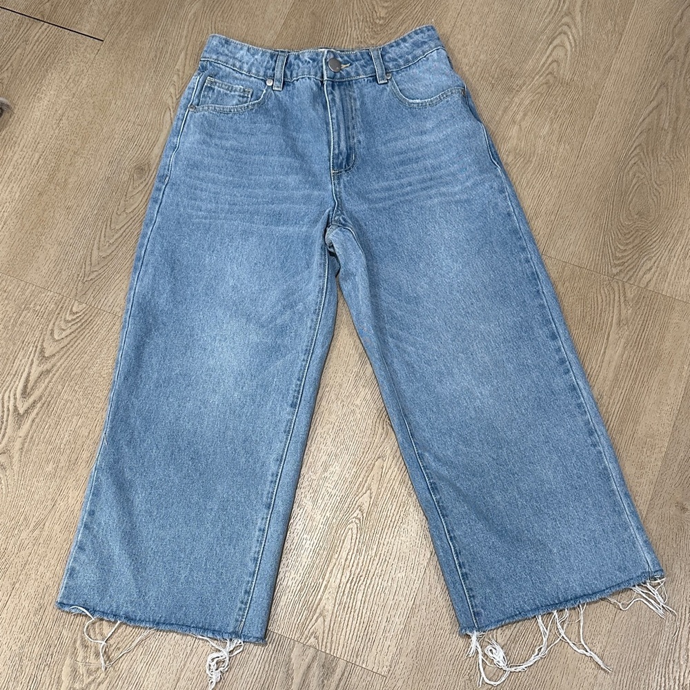 COTTON ON mid wide leg cropped jean size 4